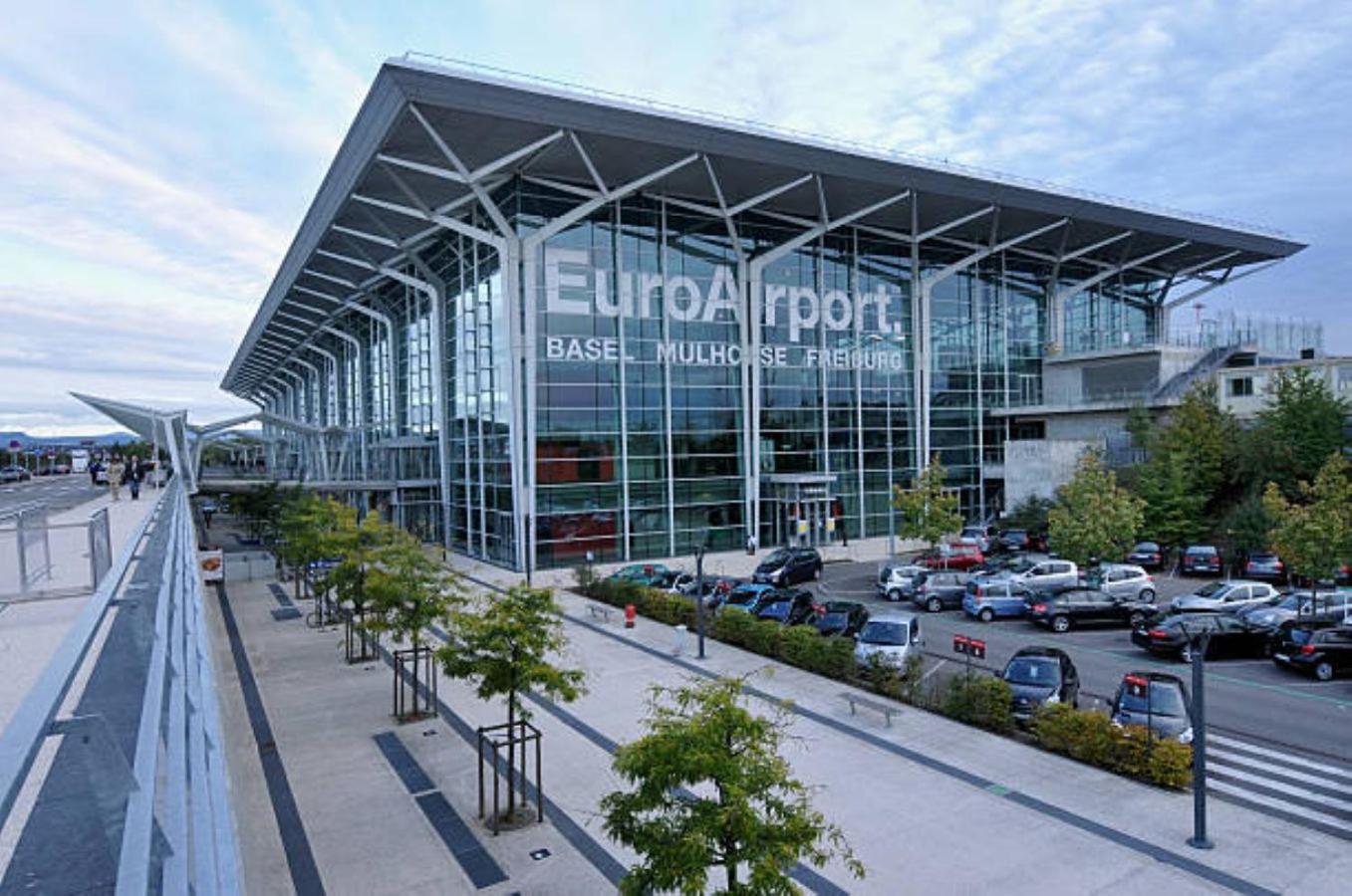 Hotel Berlioz Euroairport Basel - Mulhouse - Freiburg แซ็ง-ลุยส์ ภายนอก รูปภาพ