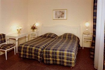 Hotel Berlioz Euroairport Basel - Mulhouse - Freiburg แซ็ง-ลุยส์ ภายนอก รูปภาพ